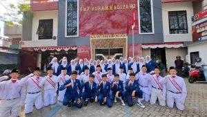 Petugas Upacara Bendera