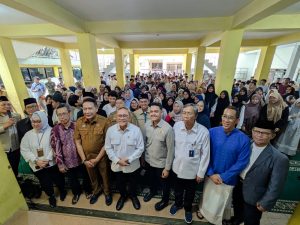 Foto bersama dengan pak menko 